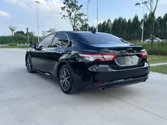 2021 Toyota Camry 2.5G Luxury, чёрный — фото 12