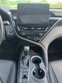 2021 Toyota Camry 2.5G Luxury, чёрный — фото 20