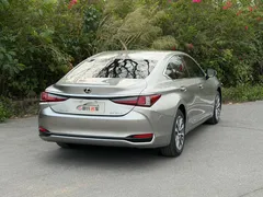 2021 Lexus ES 200 Excellence — фото 4