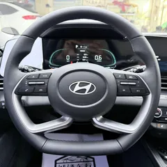 2023 Hyundai Elantra 1.5L CVT LUX Premium — фото 13