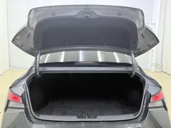 2023 Hyundai Elantra 1.5L CVT LUX Premium — фото 20