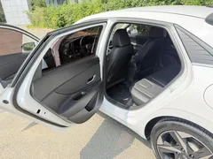 2022 Hyundai Elantra 1.5L CVT GLX Elite, белый — фото 10