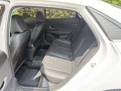 2022 Hyundai Elantra 1.5L CVT GLX Elite, белый — фото 11