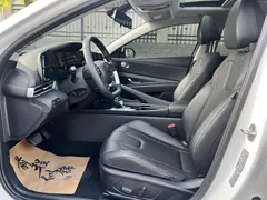 2022 Hyundai Elantra 1.5L CVT LUX Premium, белый — фото 7