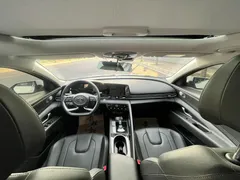 2022 Hyundai Elantra 1.5L CVT LUX Premium, белый — фото 9