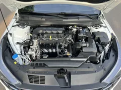 2022 Hyundai Elantra 1.5L CVT LUX Premium, белый — фото 15