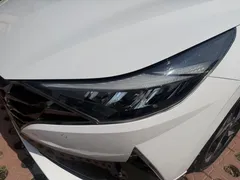 2022 Hyundai Elantra 1.5L CVT LUX Premium, белый — фото 7