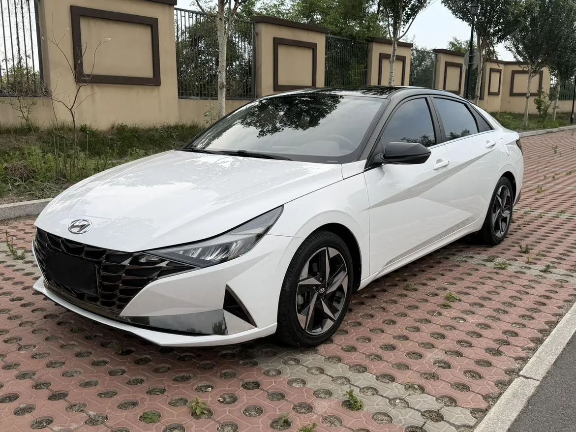 2022 Hyundai Elantra 1.5L CVT LUX Premium