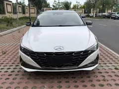 2022 Hyundai Elantra 1.5L CVT LUX Premium, белый — фото 3