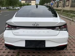 2022 Hyundai Elantra 1.5L CVT LUX Premium, белый — фото 5