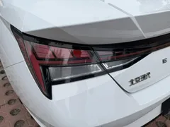 2022 Hyundai Elantra 1.5L CVT LUX Premium, белый — фото 8