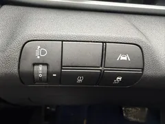 2022 Hyundai Elantra 1.5L CVT LUX Premium, белый — фото 13