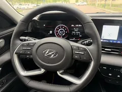 2022 Hyundai Elantra 1.5L CVT LUX Premium, белый — фото 15