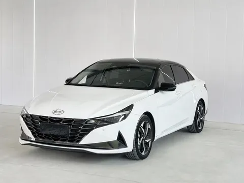 2022 Hyundai Elantra 1.5L CVT LUX Premium
