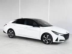 2022 Hyundai Elantra 1.5L CVT LUX Premium, белый — фото 5