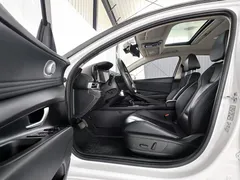 2022 Hyundai Elantra 1.5L CVT LUX Premium, белый — фото 17