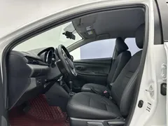 2022 Toyota Yaris L Zhixuan X 1.5L CVT Luxury Plus, белый — фото 5