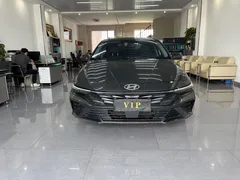 2023 Hyundai Elantra 1.5L CVT LUX Premium — фото 2