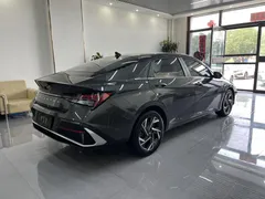 2023 Hyundai Elantra 1.5L CVT LUX Premium — фото 4