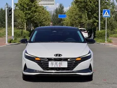 2022 Hyundai Elantra 1.5L CVT LUX Premium, белый — фото 2