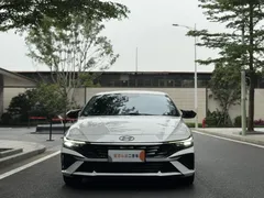 2023 Hyundai Elantra 1.5L CVT LUX Premium, белый — фото 2