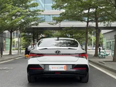 2023 Hyundai Elantra 1.5L CVT LUX Premium, белый — фото 6