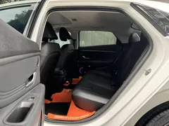 2023 Hyundai Elantra 1.5L CVT LUX Premium, белый — фото 10