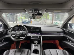 2023 Hyundai Elantra 1.5L CVT LUX Premium, белый — фото 17