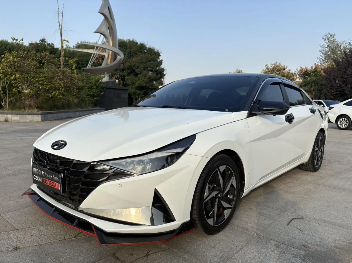 2022 Hyundai Elantra 1.5L CVT LUX Premium