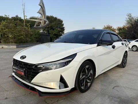 2022 Hyundai Elantra 1.5L CVT LUX Premium