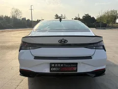 2022 Hyundai Elantra 1.5L CVT LUX Premium, белый — фото 5