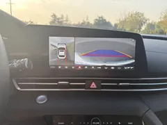 2022 Hyundai Elantra 1.5L CVT LUX Premium, белый — фото 18