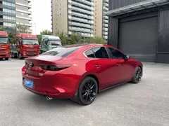 2023 Mazda Mazda3 2.0L AT, красный — фото 4