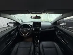 2022 Toyota Yaris L Zhixuan X 1.5L CVT Luxury Plus, белый — фото 18