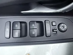 2023 Hyundai Elantra 1.5L CVT LUX Premium — фото 10