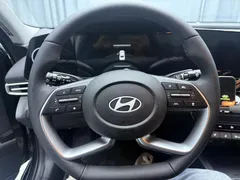 2023 Hyundai Elantra 1.5L CVT LUX Premium — фото 12