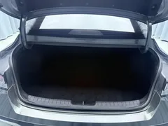 2023 Hyundai Elantra 1.5L CVT LUX Premium — фото 17