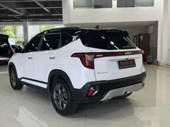 2023 Kia Seltos 1.5L IVT Luxury, белый — фото 4