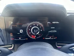 2022 Hyundai Elantra 1.5L CVT LUX Premium, белый — фото 9