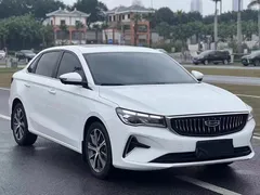 2022 Geely Emgrand 4th Gen 1.5L CVT Flagship, белый — фото 3