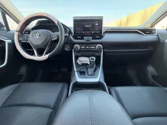 2022 Toyota Wildlander 2.0L 4WD Luxury Plus, белый — фото 9