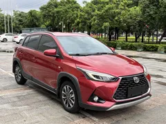 2022 Toyota Yaris L Zhixuan X 1.5L CVT Luxury Plus, красный — фото 2