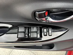 2022 Toyota Yaris L Zhixuan X 1.5L CVT Luxury Plus, красный — фото 13