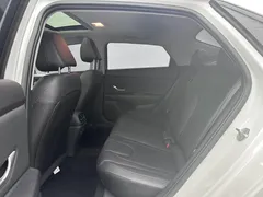 2022 Hyundai Elantra 1.5L CVT LUX Premium, белый — фото 14