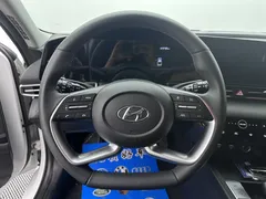 2022 Hyundai Elantra 1.5L CVT LUX Premium, белый — фото 15