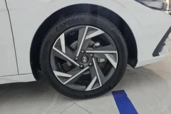 2023 Hyundai Elantra 1.5L CVT GLX Elite, белый — фото 5