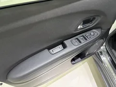 2022 Honda Vezel 1.5L CVT Pioneer, белый — фото 16