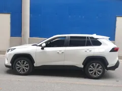 2023 Toyota RAV4 2.0L CVT 2WD 20th Anniversary Platinum, белый — фото 6