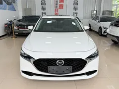 2022 Mazda Mazda3 2.0L AT, белый — фото 2