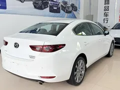 2022 Mazda Mazda3 2.0L AT, белый — фото 5